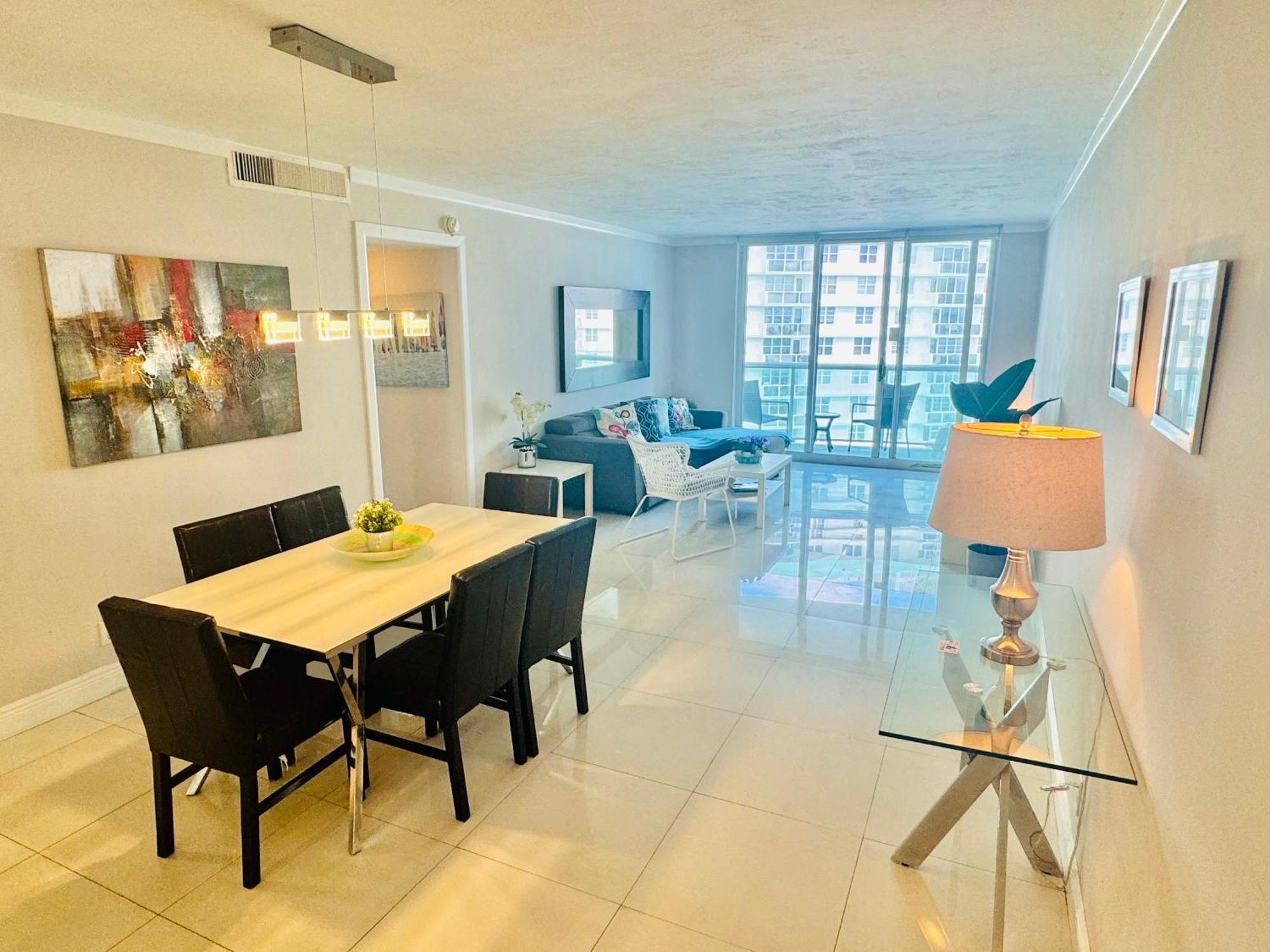 The Tides Condo On Hollywood Bagian luar foto