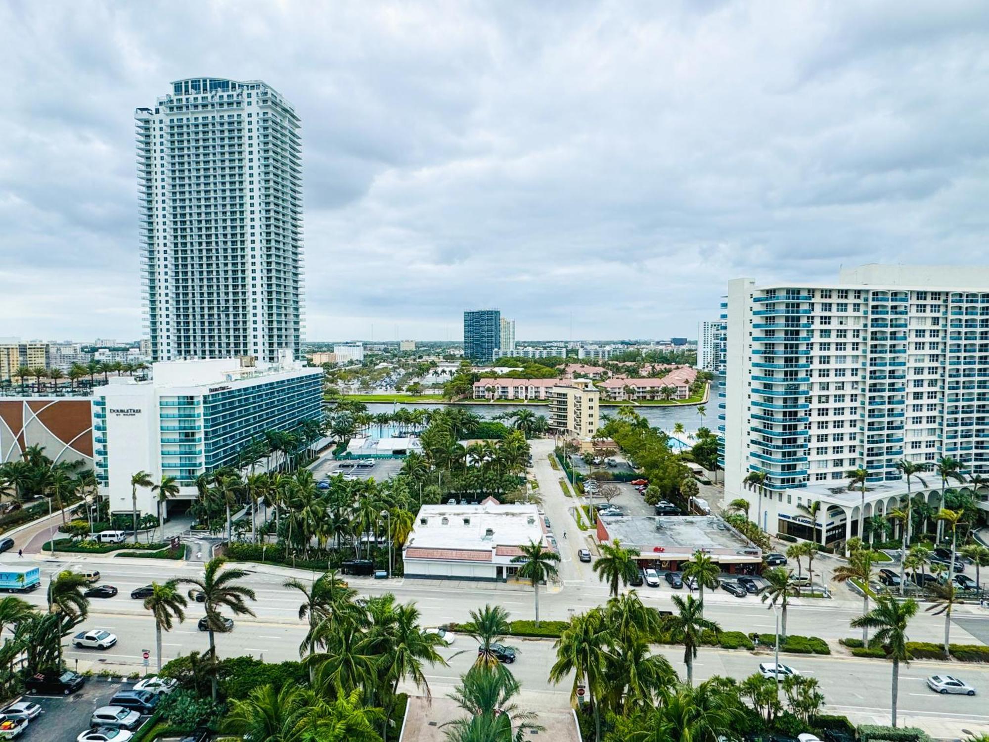 The Tides Condo On Hollywood Bagian luar foto